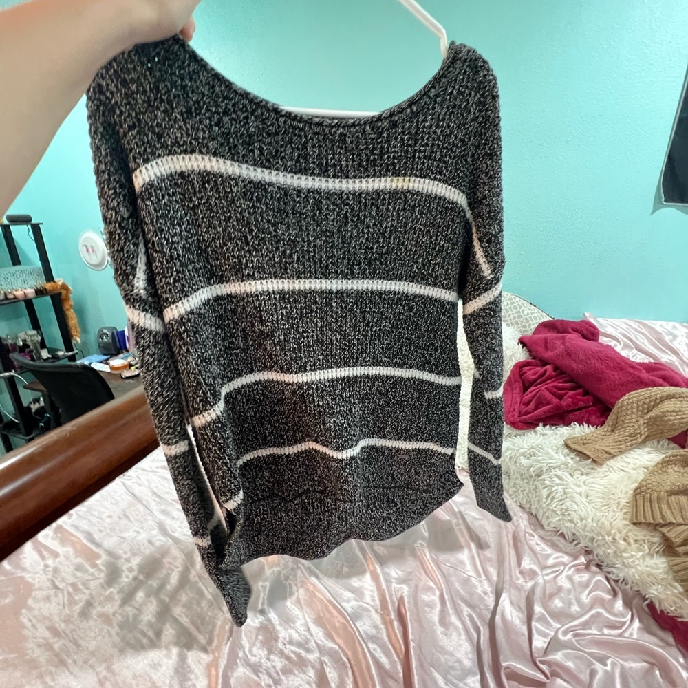 Black and white oversized sweat shirt, must be hand washed!
